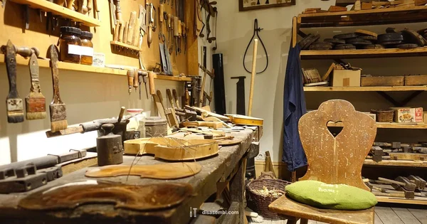 Cyberpunk Disassembly - Disasembl